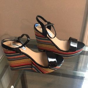 Steve Madden black wedges